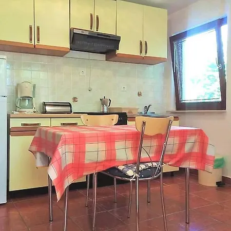 Studio Apartman Mira