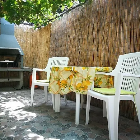 Studio Apartman Mira Apartment *